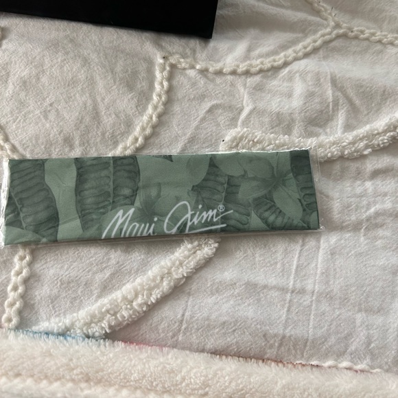 Maui Jim “honey girl” sunglasses - Picture 6 of 8